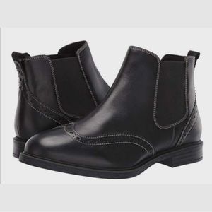 Hush Puppy Bailey Leather Wing Tip Chelsea Boot in Black. Sz 10W